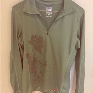 North face pullover